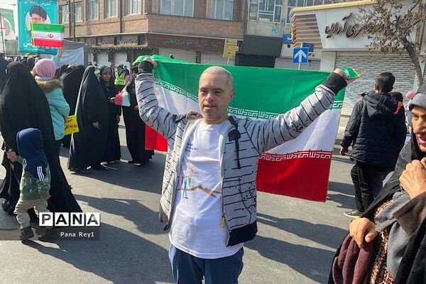 راهپیمایی پرشور مر‌دم شهرری و قیامدشت در گرامیداشت چهل و پنجمین سالگرد پیروزی انقلاب اسلامی ایران