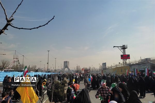 راهپیمایی ۲۲ بهمن ماه در میدان آزادی تهران
