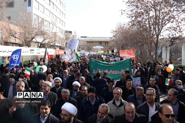 جلوه هایی از حضور مردم آذربایجان‌شرقی در راهپیمایی ۲۲ بهمن