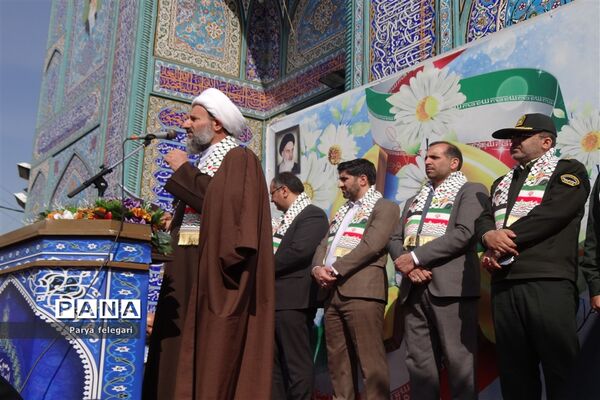 حضور چشم‌گیر مردم قرچک در راهپیمایی یوم‌الله ۲۲ بهمن