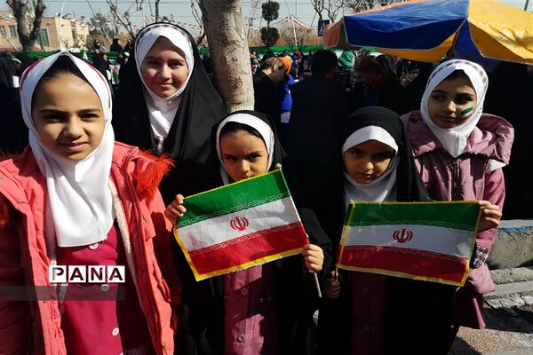 راهپیمایی باشکوه ۲۲ بهمن در بهارستان 2