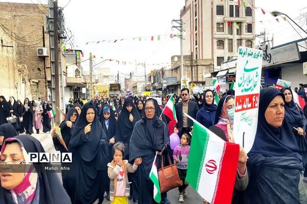 حضور پرشور دانش‌آموزان و فرهنگیان بهبهانی در راهپیمایی یوم الله 22 بهمن ماه