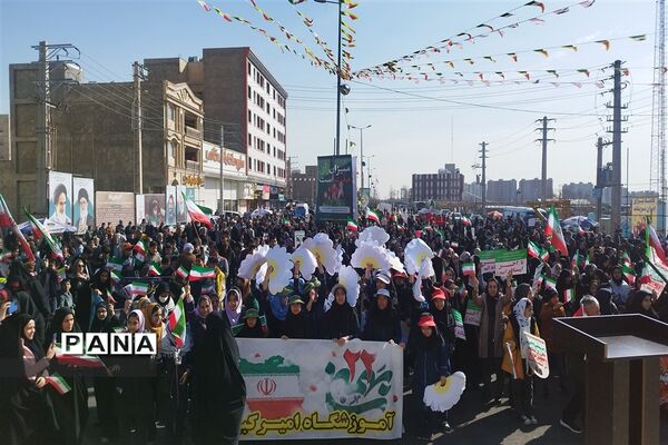 راهپیمایی باشکوه یوم‌الله ۲۲ بهمن در شهرستان ملارد