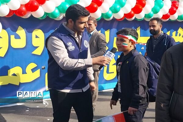 حماسه حضور دانش‌آموزان تهرانی در راهپیمایی 22 بهمن 1402