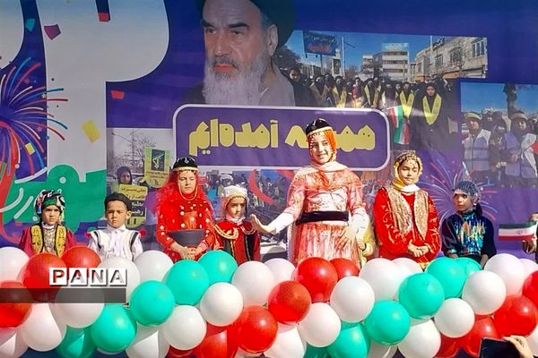 حماسه حضور دانش‌آموزان تهرانی در راهپیمایی 22 بهمن 1402