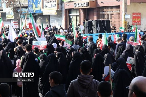 حضور پرشور مردم غیور پاکدشت در راهپیمایی 22 بهمن