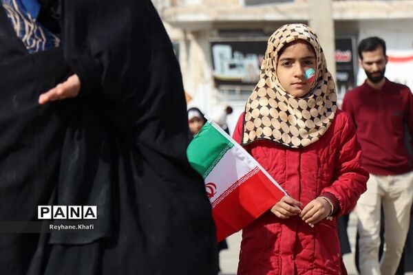 حضور پرشور مردم غیور پاکدشت در راهپیمایی 22 بهمن