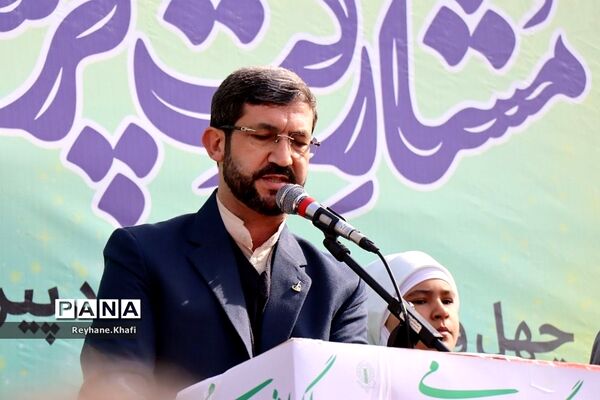 حضور پرشور مردم غیور پاکدشت در راهپیمایی 22 بهمن