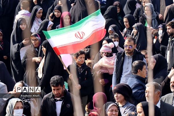 حضور پرشور مردم غیور پاکدشت در راهپیمایی 22 بهمن