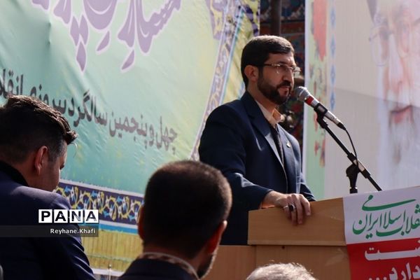 حضور پرشور مردم غیور پاکدشت در راهپیمایی 22 بهمن