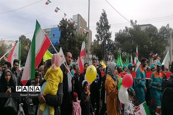 حضور مردم غیور بیرجندی در راهپیمایی یوم الله 22 بهمن