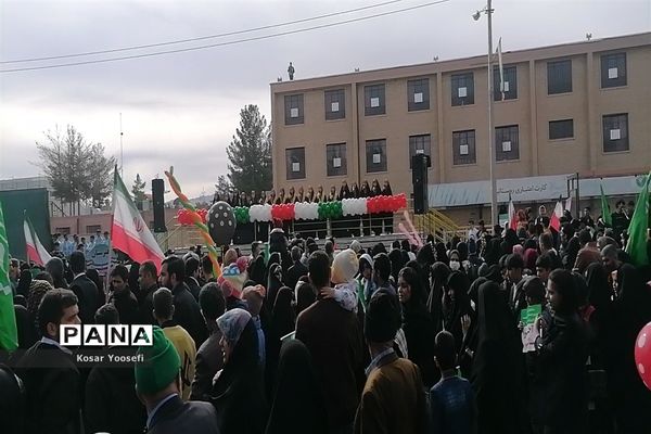 حضور مردم غیور بیرجندی در راهپیمایی یوم الله 22 بهمن