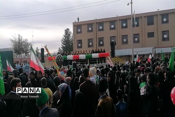 حضور مردم غیور بیرجندی در راهپیمایی یوم الله 22 بهمن