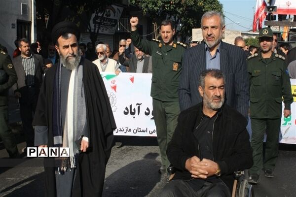برگزاری راهپیمایی ۲۲ بهمن در شهرستان محمودآباد