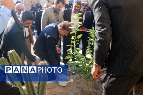 نواخته‌شدن زنگ انقلاب در مدارس استان بوشهر 