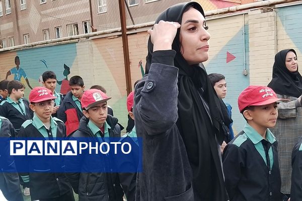 همایش یاوران انقلاب در دبستان شاهد شهید قدوسی ناحیه دو شهرری 