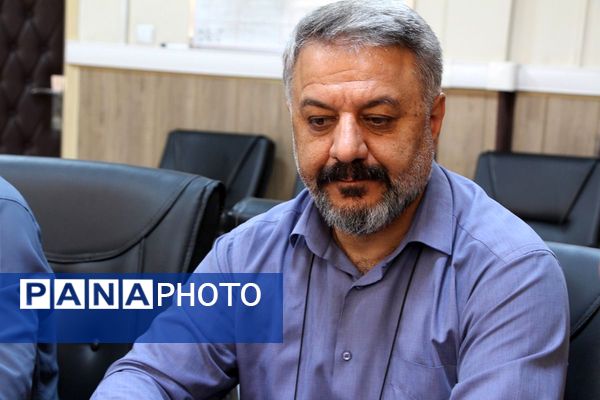 آیین معارفه معاون پرورشی و تربیت‌بدنی اداره آموزش‌وپرورش بهارستان‌دو