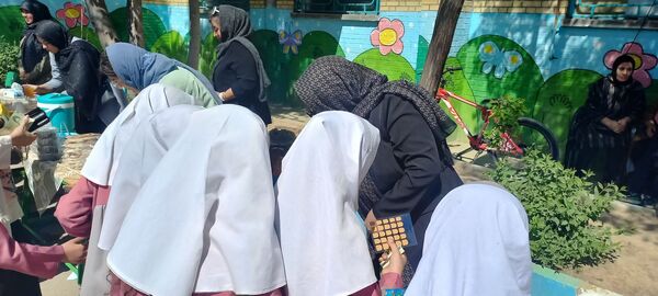 برپایی بازارچه کسب و کار در آموزشگاه امام جعفر صادق(ع)