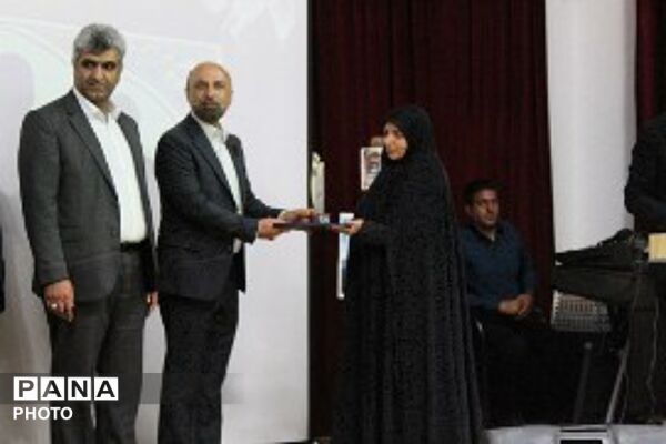  گرامیداشت هفته معلم در سالن شهید آوینی اداره آموزش و پرورش جوادآباد 
