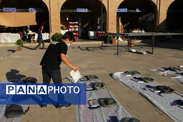 توزیع ۴۰۰ بسته لوازم تحریر برای دانش‌آموزان نیازمند در تبریز