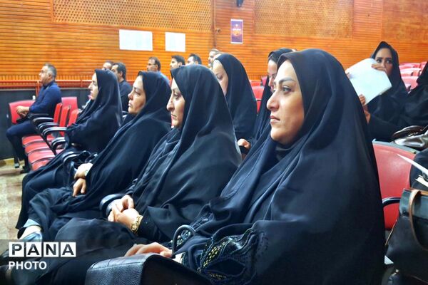 توزیع اقلام ورزشی شهرستان ورامین