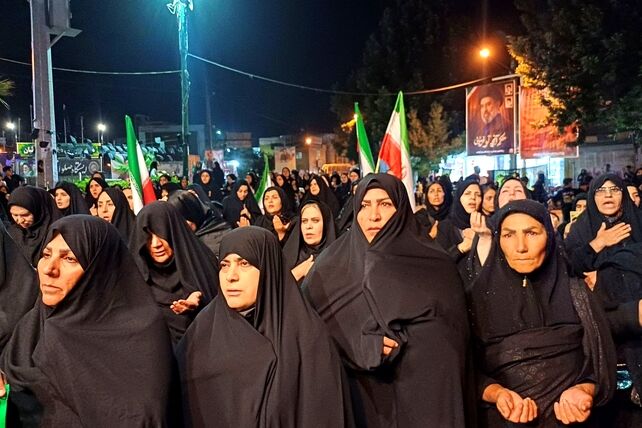 تجدید بیعت مردم کوهدشت با آرمان‌های حسینی در میدان امام خمینی (ره)