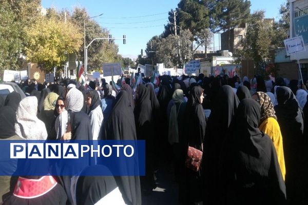 راهپیمایی یوم‌الله ۱۳ابان ماه در شهرستان نیشابور 