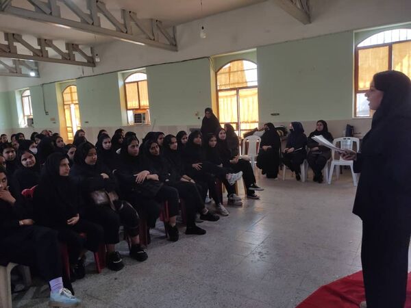 جشن میلاد حضرت زینب(س) و بزرگداشت روز پرستار در هنرستان زهرای مرضیه بندرعباس