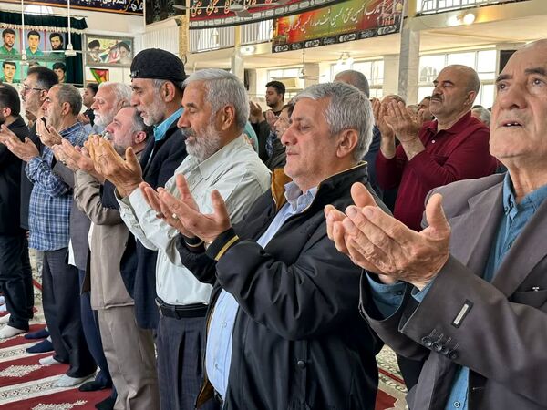 شکوه بندگی در نماز عید فطر گلوگاه