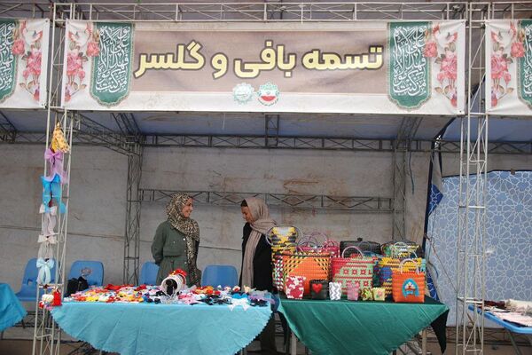 افتتاح نمایشگاه دهه ولایت در بوستان زیتون شهر قیامدشت