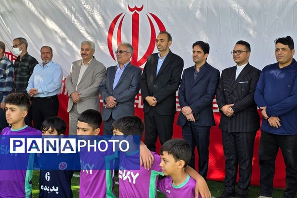آیین افتتاحیه زمین چمن مصنوعی دبستان اسماعیل سامنی ناحیه ۲ بهارستان