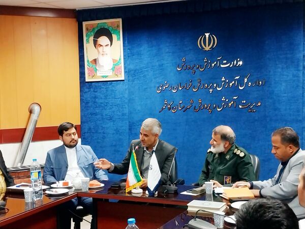 جلسه اعضای شورا و مدیران کانون‌های بسیج فرهنگیان قطب شهیدمدرس