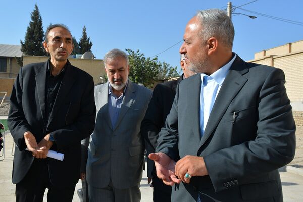 بازدید مدیران‌کل آموزش و پرورش و سازمان نوسازی مدارس استان تهران از زمین چمن روستای اورین