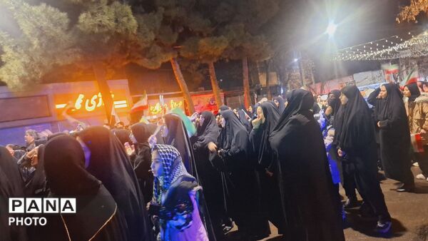 راهپیمایی شبانه در شهرستان باخرز