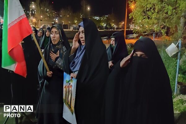 سنگر ما خیابان است 