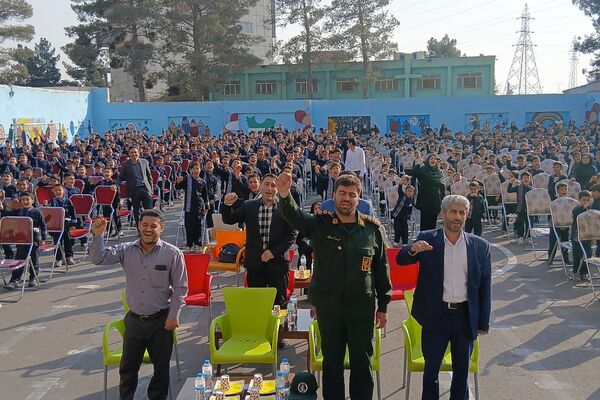 مراسم گرامیداشت روز دانش‌آموز در دبستان پسرانه بنکدار باقرشهر 