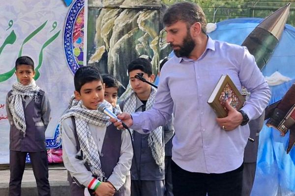 رزمایش کمک مومنانه و تهیه لوازم التحریر برای دانش‌آموزان و خانواده‌های بی بضاعت در ناحیه 2 شهرری 