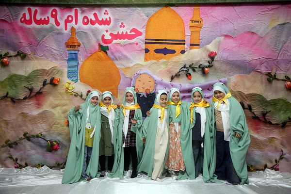 دختران، مهمان حضرت معصومه(س) شدند