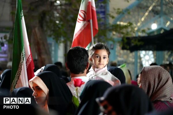 اجتماع بزرگ ریحانه‌های فاطمی در گرامیداشت شهدای میناب