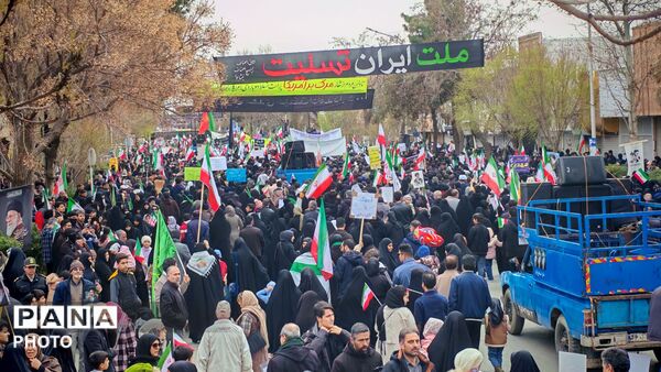 حضور حماسی مردم در راهپیمایی روز قدس در نیشابور 