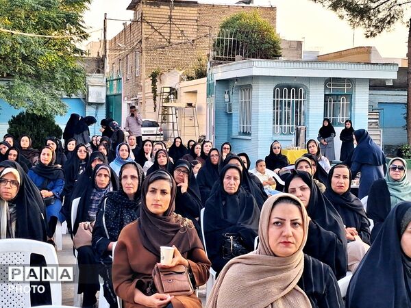 هم اندیشی خانواده و مدرسه در جلسه اولیا و مربیان