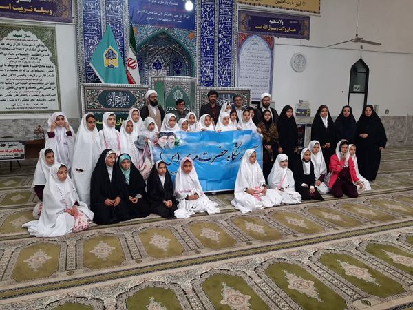 برپایی میز خدمت و جمع آوری کمک‌های مردمی برای جبهه مقاومت 