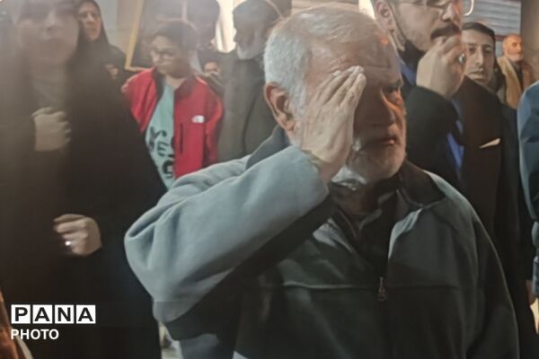 در شب پیروزی انقلاب اسلامی، شهریار در جوش‌ و خروش