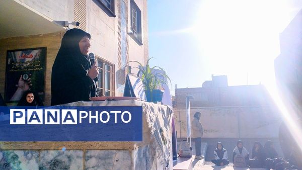 مراسم تکریم و تحلیف فرمانده واحد دبیرستان حضرت معصومه(س) خلیل آباد