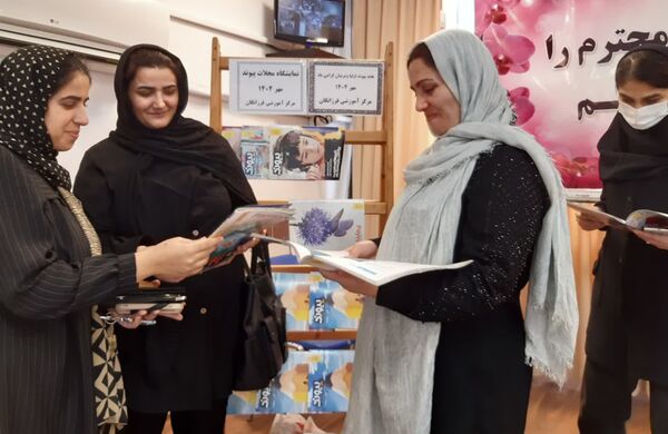 انتخابات انجمن اولیا و مربیان در دبیرستان فرزانگان قائمشهر