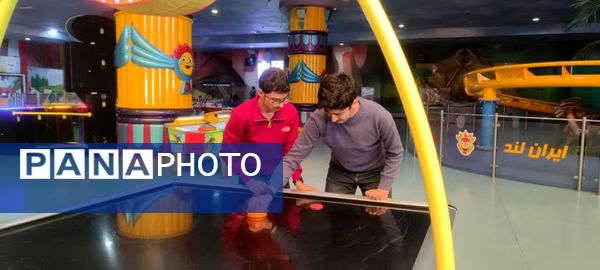 اردوی تفریحی دانش‌آموزان تیزهوشان نوشاد به مجتمع تجاری خلیج فارس