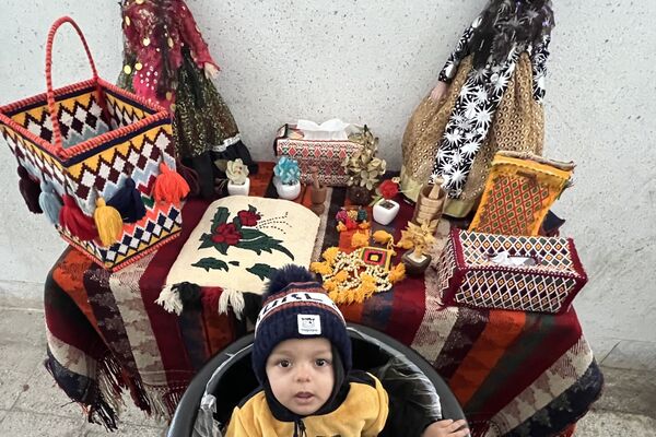 نمایشگاه دانش‌آموزان دبستان دانش آباده به‌مناسبت هفته ماها