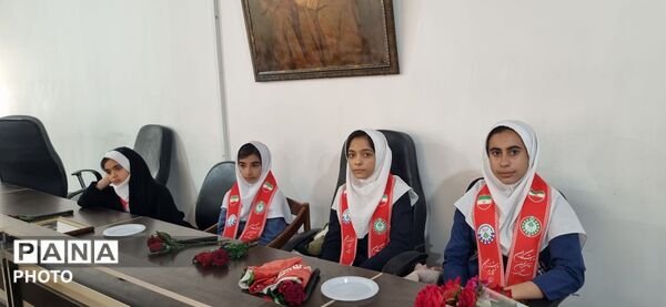 نکوداشت مقام شامخ معلم و تجلیل از پیشگامان عرصه تعلیم و تربیت در نظرکهریزی