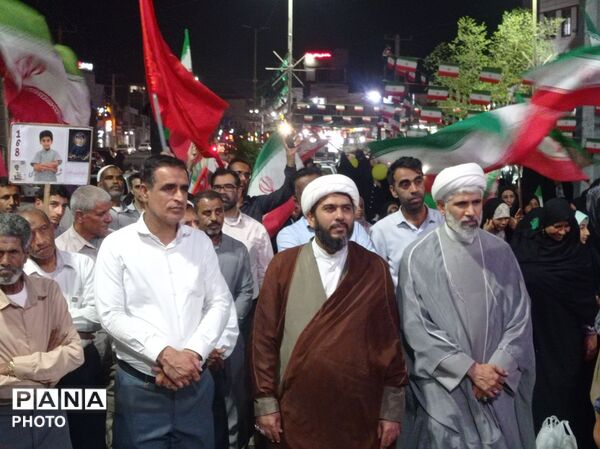 برنامه‌های ویژه میلاد پیامبر اکرم(ص) و هفته وحدت در میدان شهدای میناب