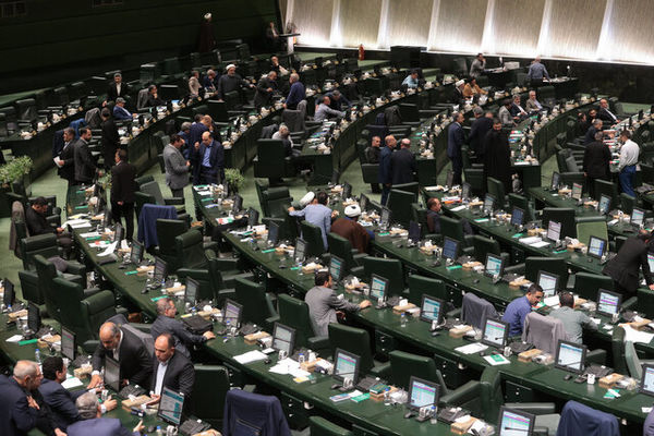 آغاز صحن علنی مجلس/ طرح اصلاح موادی از قانون نحوه اجرای محکومیت‌های مالی در دستور 